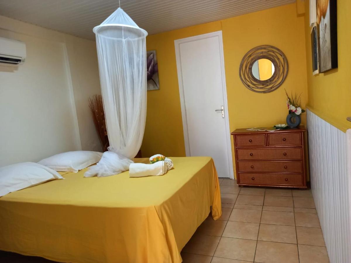 Petit Appartement Cosy Pres Des Plages Sainte-Anne Exterior photo